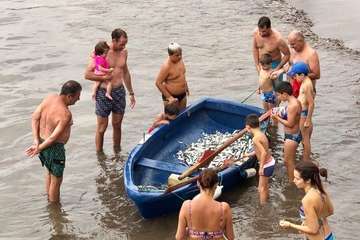 Chinchorro y varada del pescado pasados por agua (Foto TA)